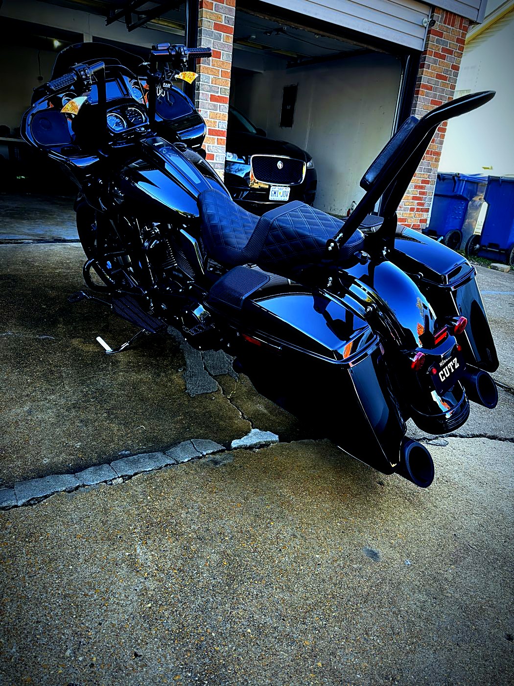 Black Harley-Davidson bagger detailed